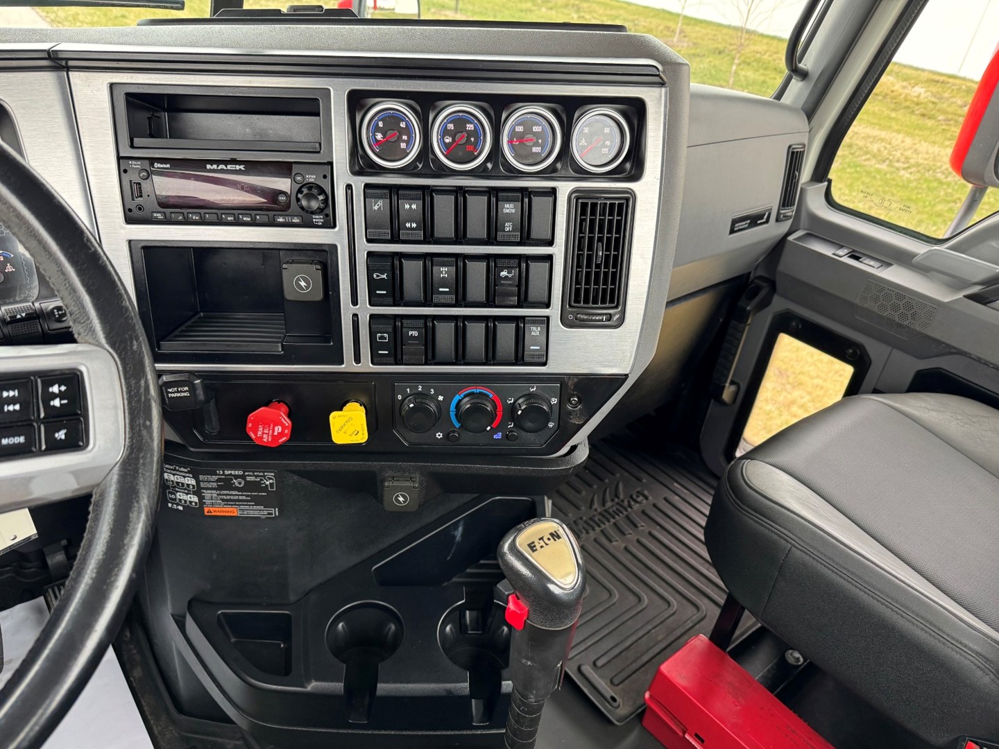 Used 2023 Mack Anthem Daycab - image 16